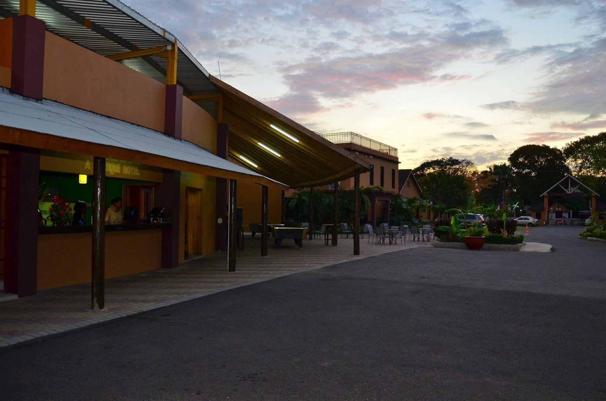 Donway, A Jamaican Style Village Montego Bay Buitenkant foto